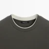 100% βαμβακερό T-shirt με λαιμόκοψη σε αντίθεση 100% βαμβακερό T-shirt με λαιμόκοψη σε αντίθεση