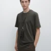 100% βαμβακερό T-shirt με λαιμόκοψη σε αντίθεση 100% βαμβακερό T-shirt με λαιμόκοψη σε αντίθεση