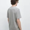 100% βαμβακερό T-shirt με λεπτομέρεια σε αντίθεση 100% βαμβακερό T-shirt με λεπτομέρεια σε αντίθεση