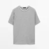 100% βαμβακερό T-shirt με λεπτομέρεια σε αντίθεση 100% βαμβακερό T-shirt με λεπτομέρεια σε αντίθεση