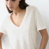 Λινό T-shirt με V λαιμόκοψη Λινό T-shirt με V λαιμόκοψη