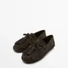 Μοκασίνια από σπλιτ σουέτ με κρόσσια και φούντες