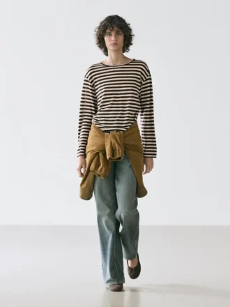 Oversize ριγέ T-shirt με μακριά μανίκια