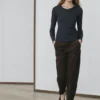 Πουκάμισο με μακριά μανίκια και πλεκτό V-neck Πουκάμισο με μακριά μανίκια και πλεκτό V-neck