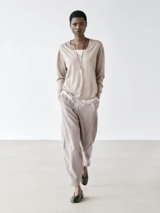 Πλεκτό πουλόβερ oversize με V λαιμόκοψη
