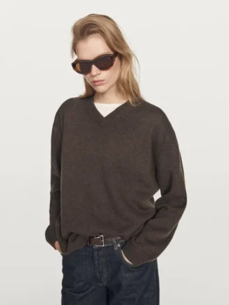 Πλεκτό πουλόβερ oversize με V λαιμόκοψη