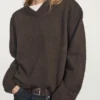 Πλεκτό πουλόβερ oversize με V λαιμόκοψη Πλεκτό πουλόβερ oversize με V λαιμόκοψη