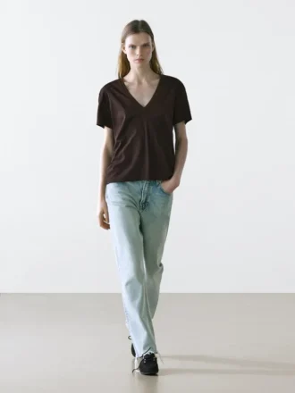 Ρευστό T-shirt με V-neck