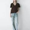 Ρευστό T-shirt με V-neck Ρευστό T-shirt με V-neck