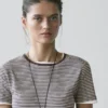 Ριγέ διπλό στρώμα T-shirt με κοντά μανίκια