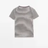Ριγέ διπλό στρώμα T-shirt με κοντά μανίκια
