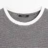 T-shirt με κοντά μανίκια και λεπτομέρειες σε αντίθεση T-shirt με κοντά μανίκια και λεπτομέρειες σε αντίθεση