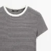 T-shirt με κοντά μανίκια και λεπτομέρειες σε αντίθεση T-shirt με κοντά μανίκια και λεπτομέρειες σε αντίθεση