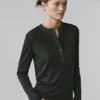 T-shirt με λαιμό Henley από μείγμα μαλλιού T-shirt με λαιμό Henley από μείγμα μαλλιού