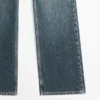 Τζιν με ψηλή μέση και boot-cut Τζιν με ψηλή μέση και boot-cut